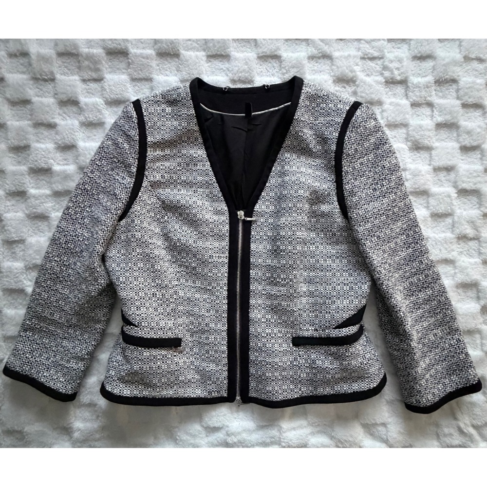 White House Black Market Black White Tweed Zip Front Jacket Size 12 -EUC